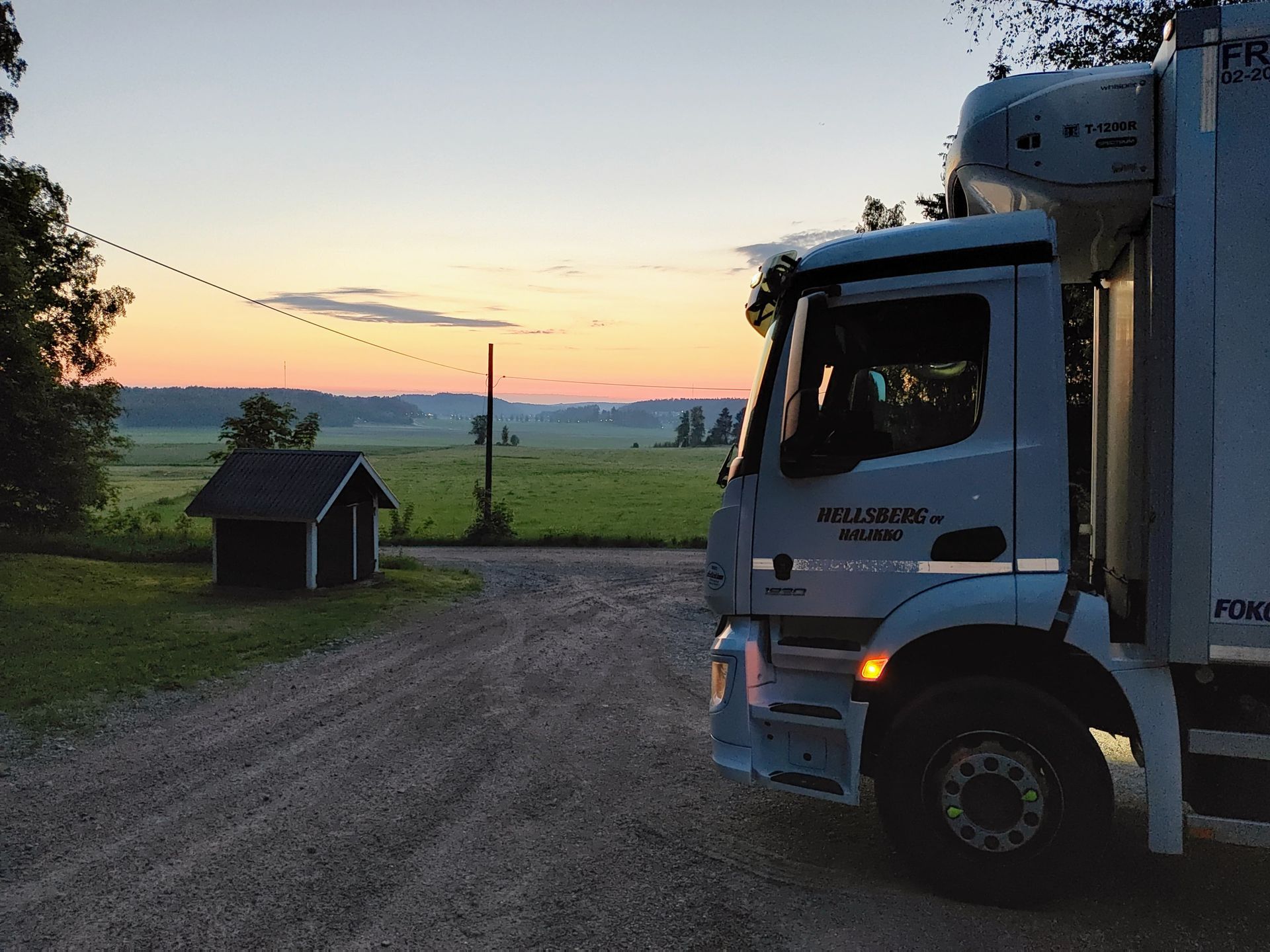 Ammattimainen elintarvikekuljetus ja logistiikkapalvelut yrityksille.