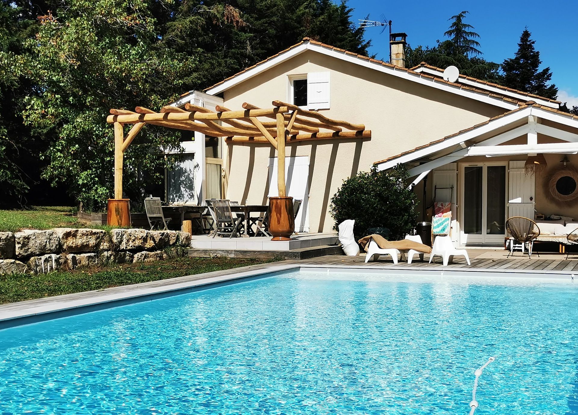 Pergola et piscine