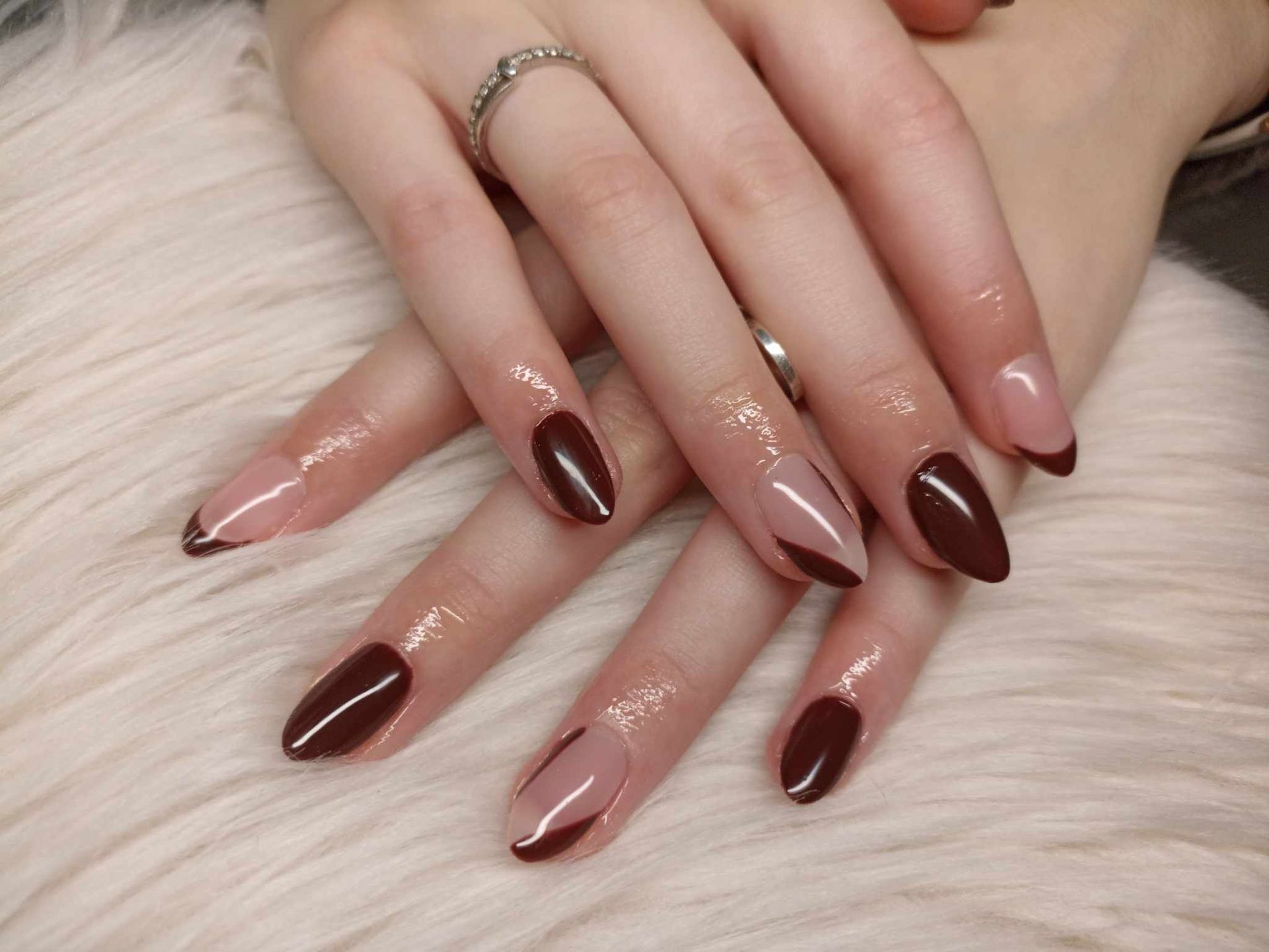 Ongles couleur chocolat