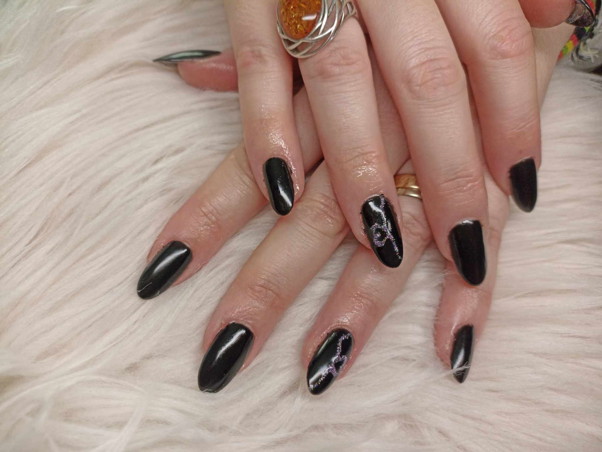 Ongles nail art noirs
