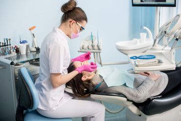 Zahnbehandlung Zahnärztin apdental ag