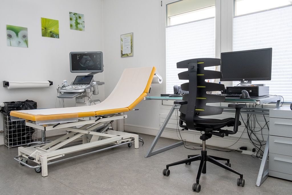 Ärztehaus am Dorfplatz AG