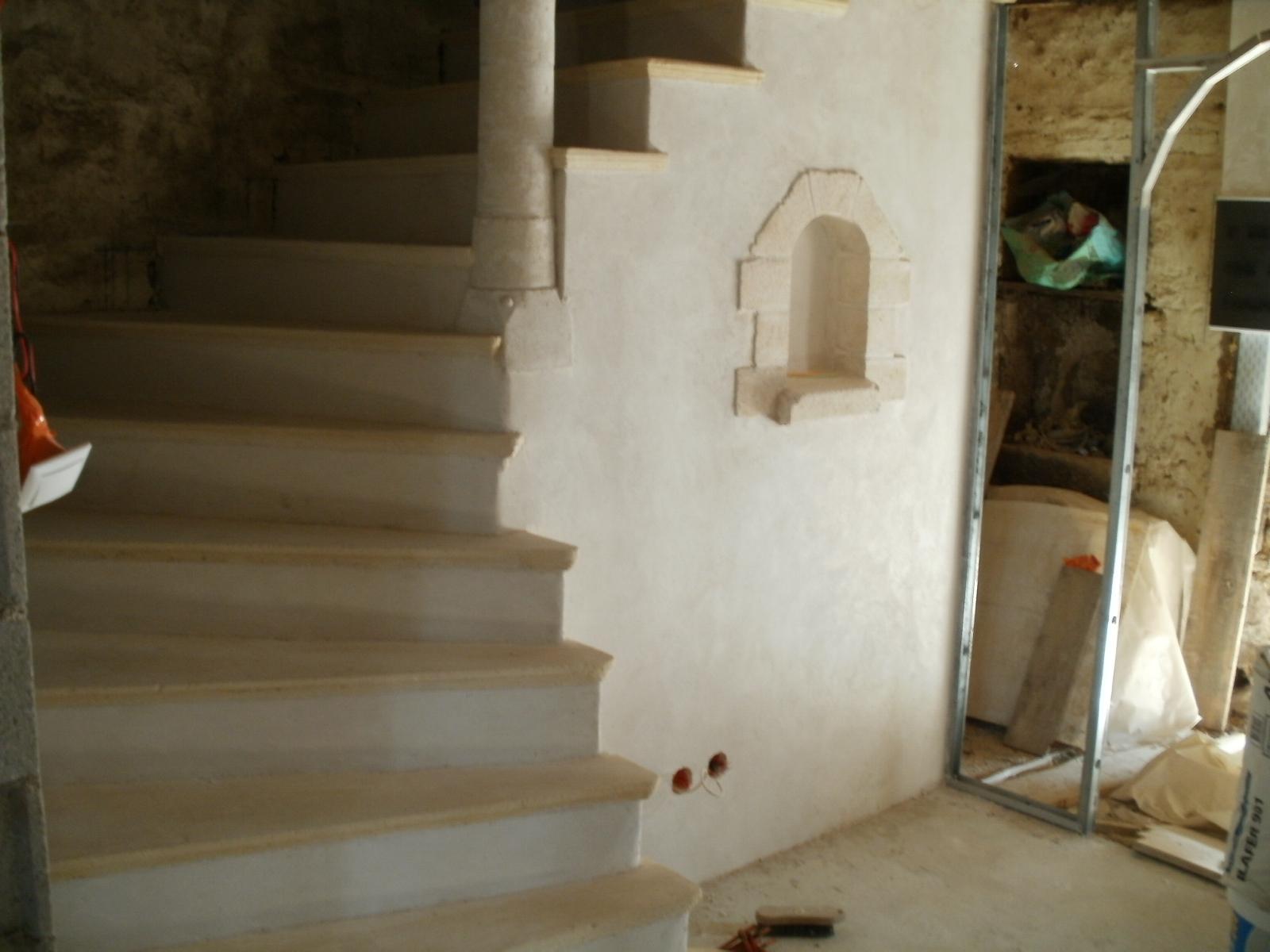 Escalier en béton par  Chatelus Rénovation