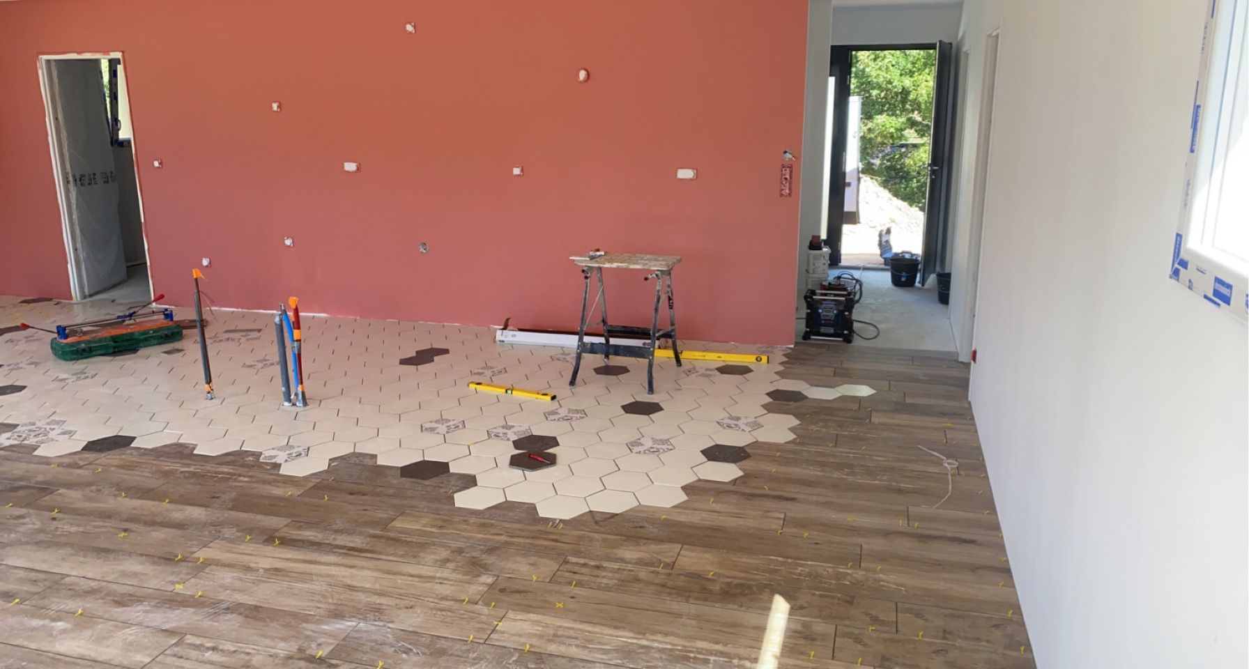 Carrelage effet parquet et carrelage hexgonal