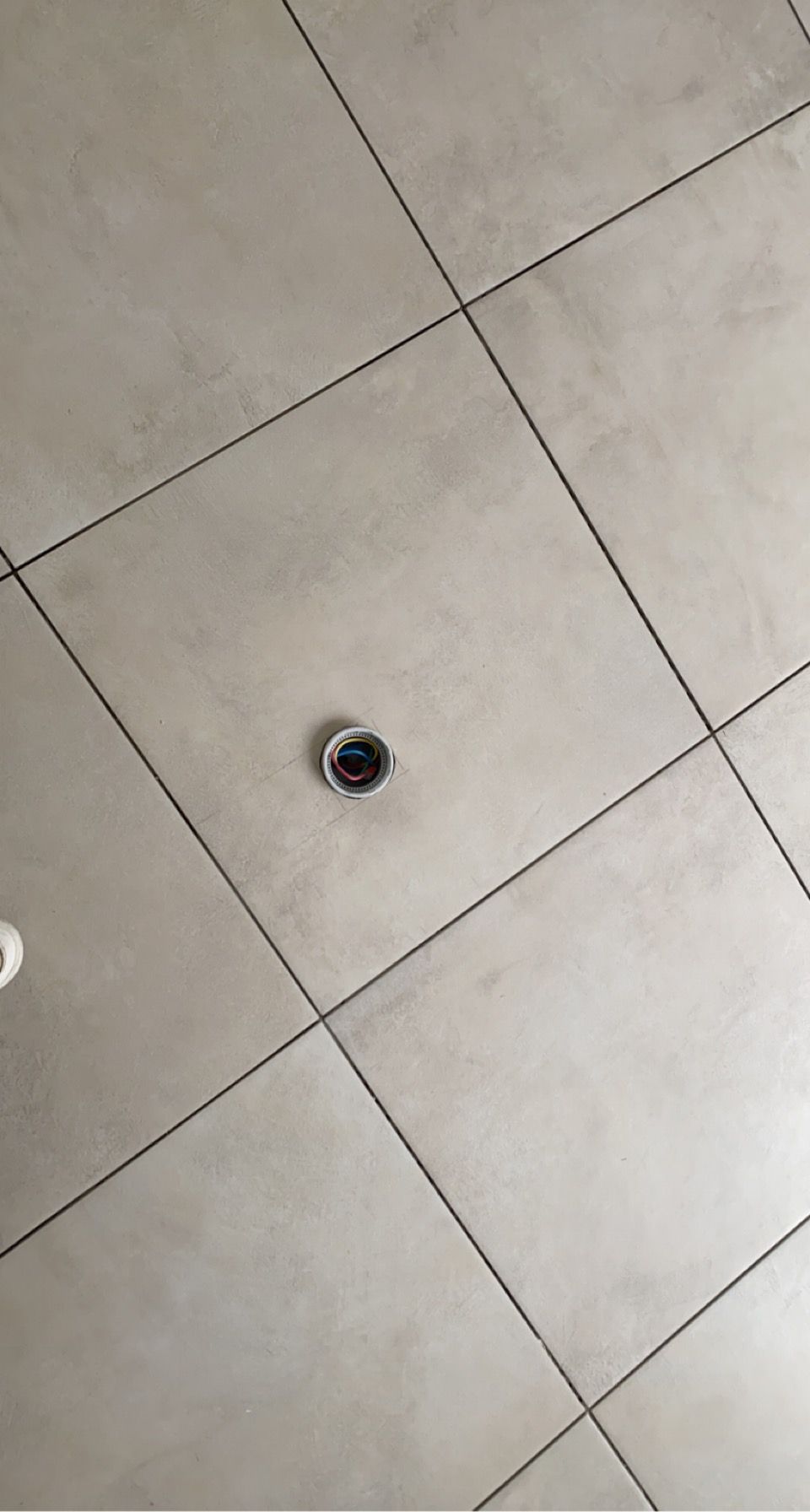 Carrelage gris avec joints gris