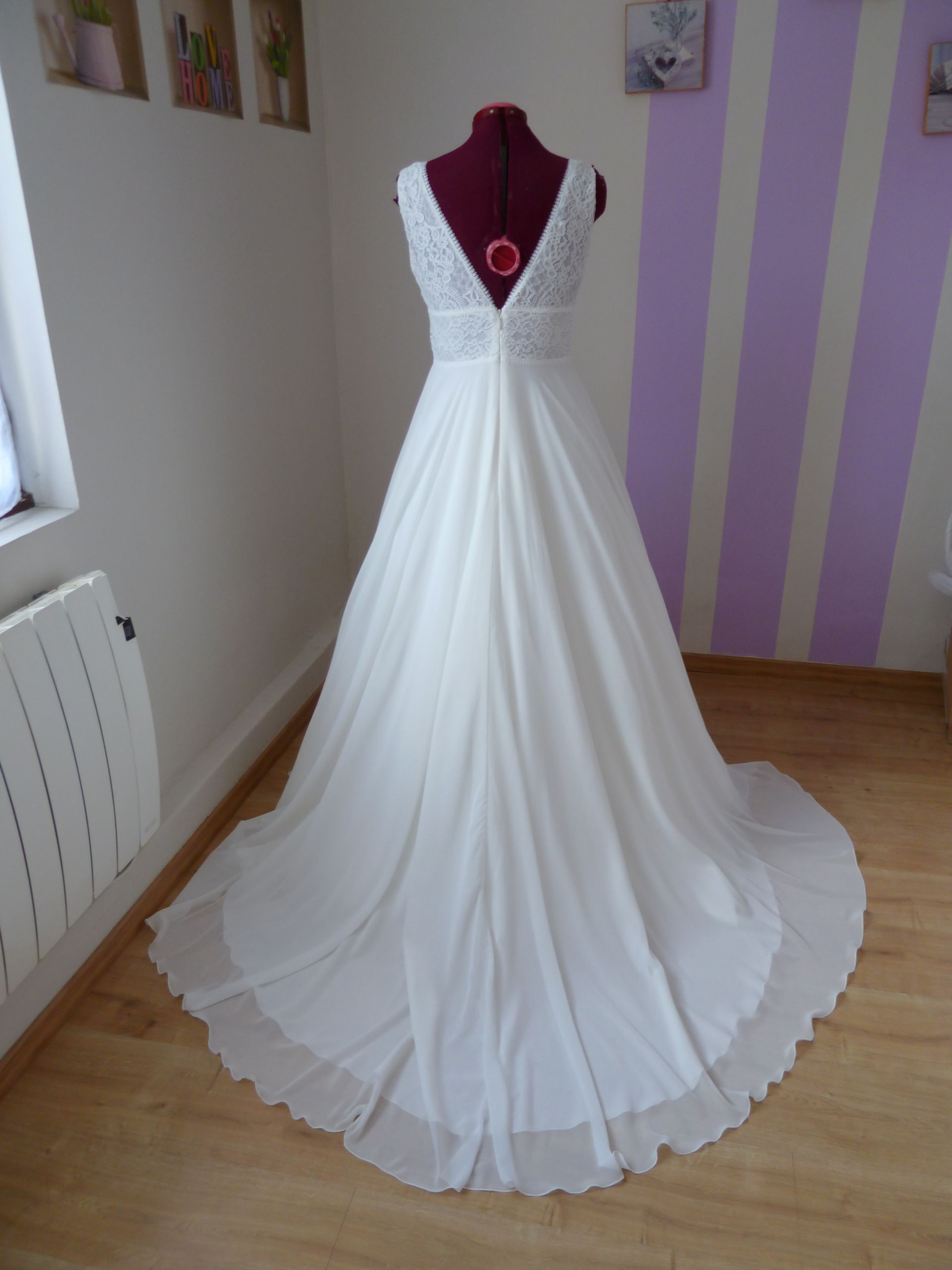 Robe de mariée romantique en dentelle et mousseline à Damville en Normandie