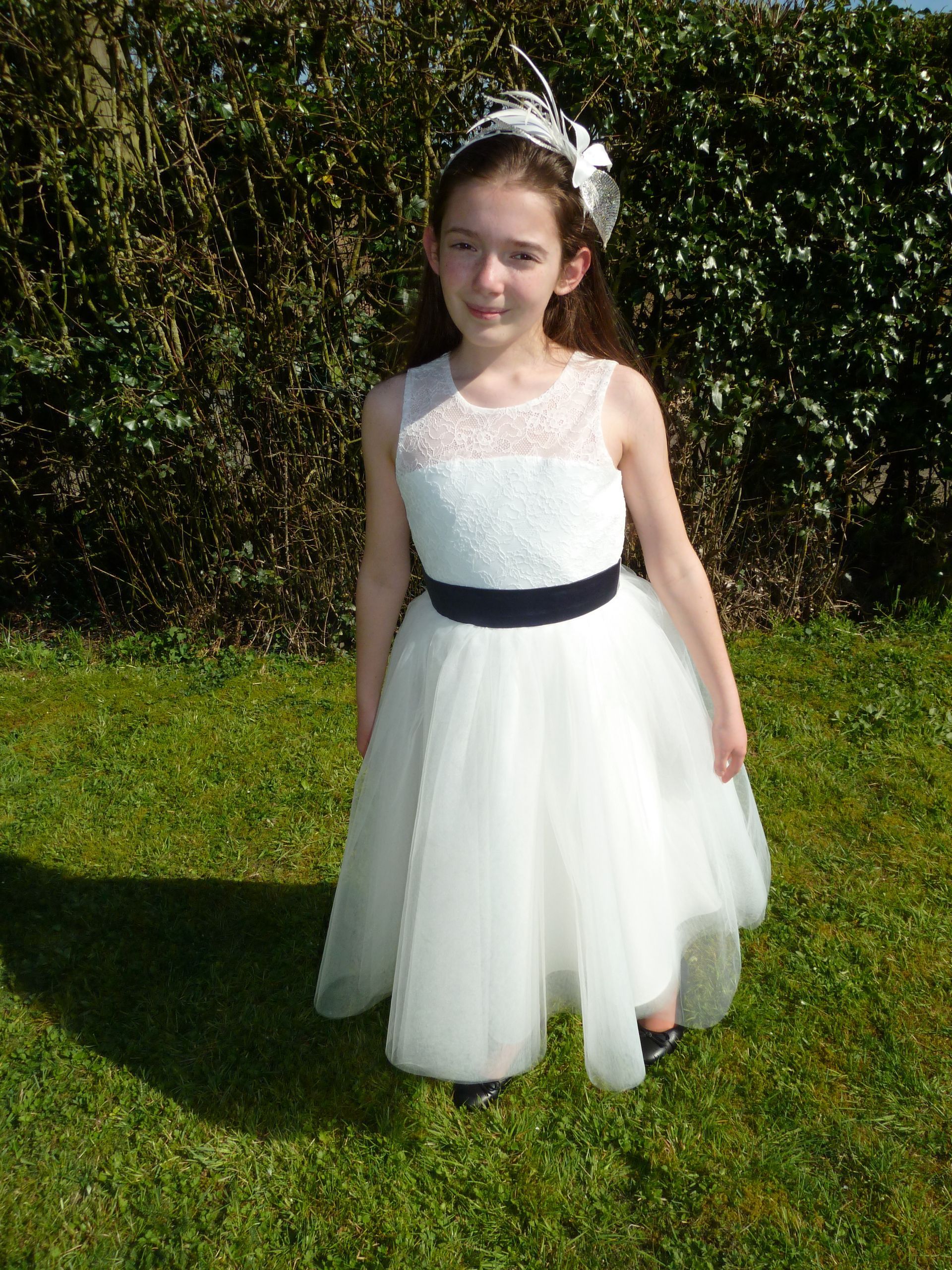 Robe de cérémonie petite fille dentelle et tulle sur mesure -Atelier Normandie Mariage près de Verneuil-sur-Avre