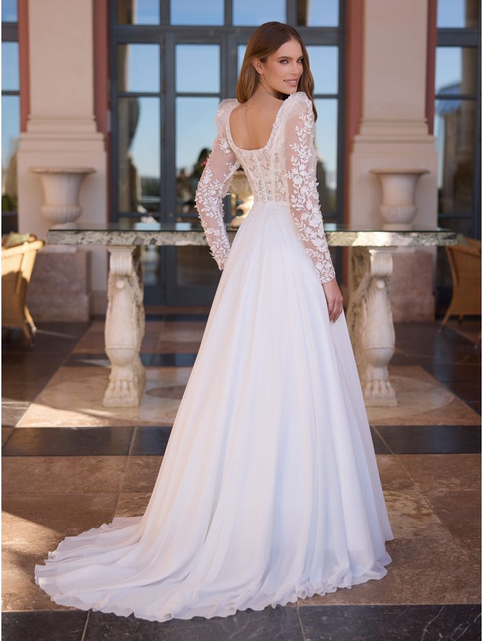 Dos robe de mariée romantique  Everly Bianco evento en dentelle et mousseline
