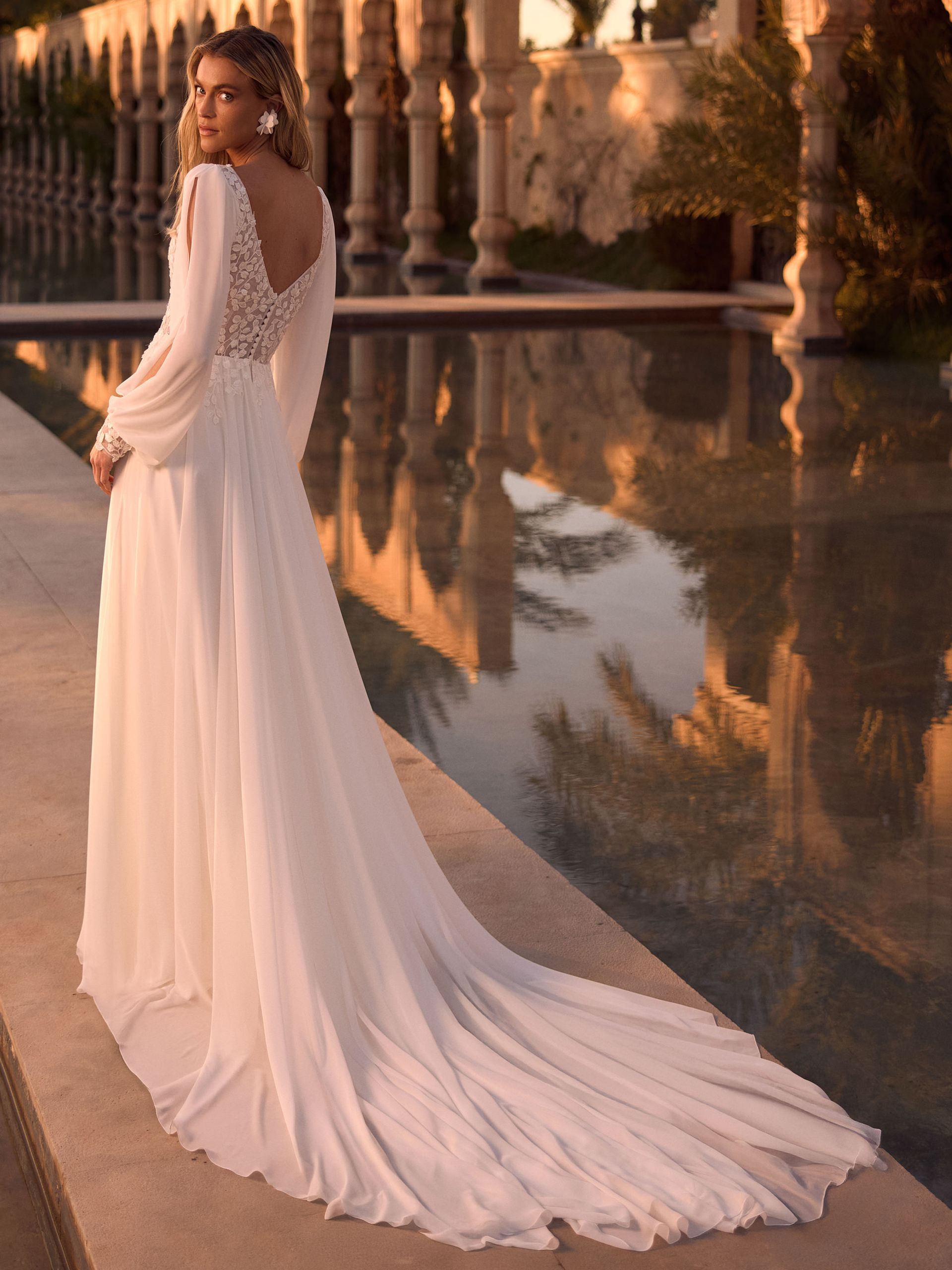 Robe de mariée bohème chic avec jupe en mousseline de Bianco Evento 