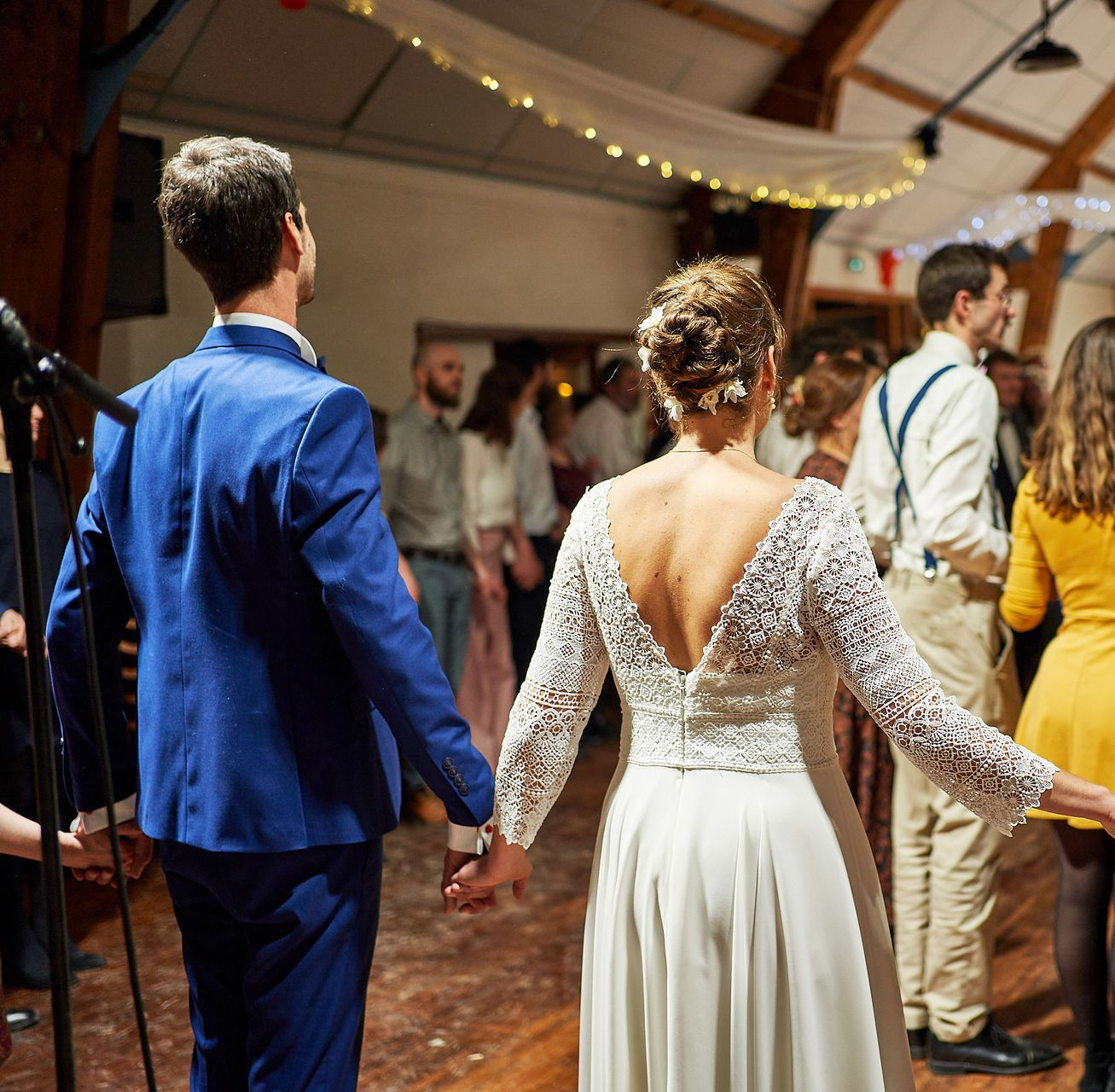 Robe de mariée bohème manches longues pour mariage d’hiver – Atelier Normandie Mariage près d'Evreux