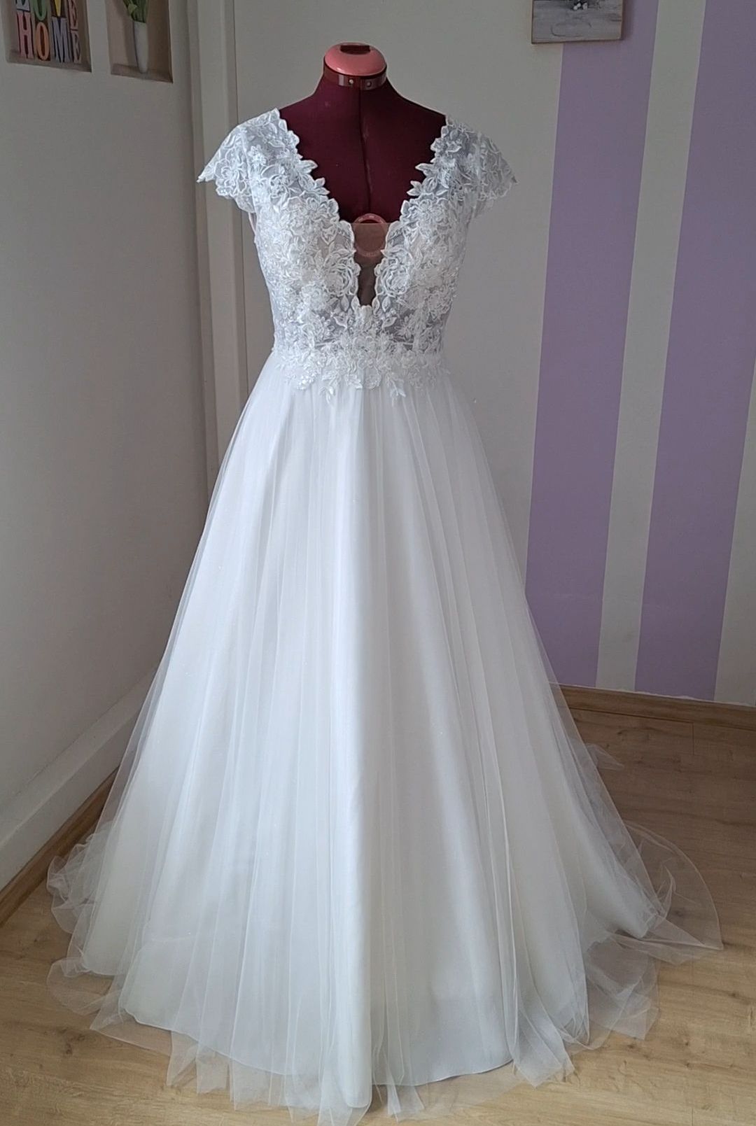 robe de mariee romantique  en dentelle et tulle pour femme ronde 