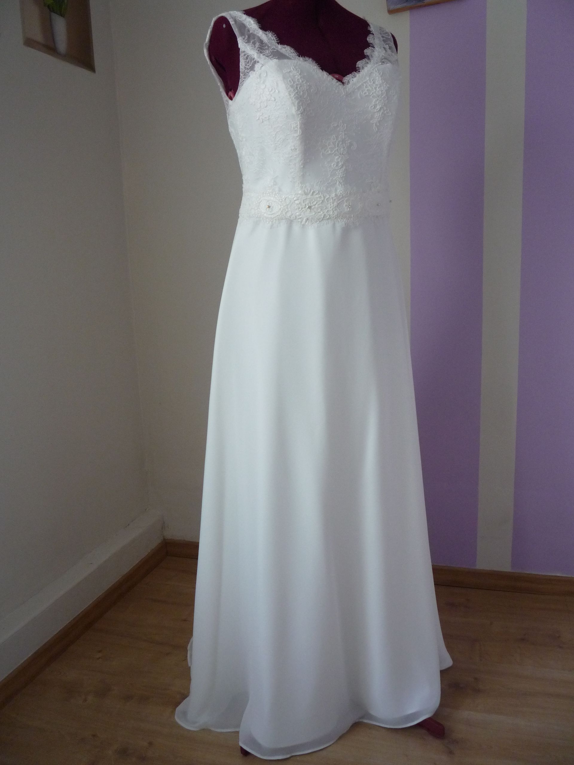 Robe de mariée simple dentelle mousseline  Bernay Paris