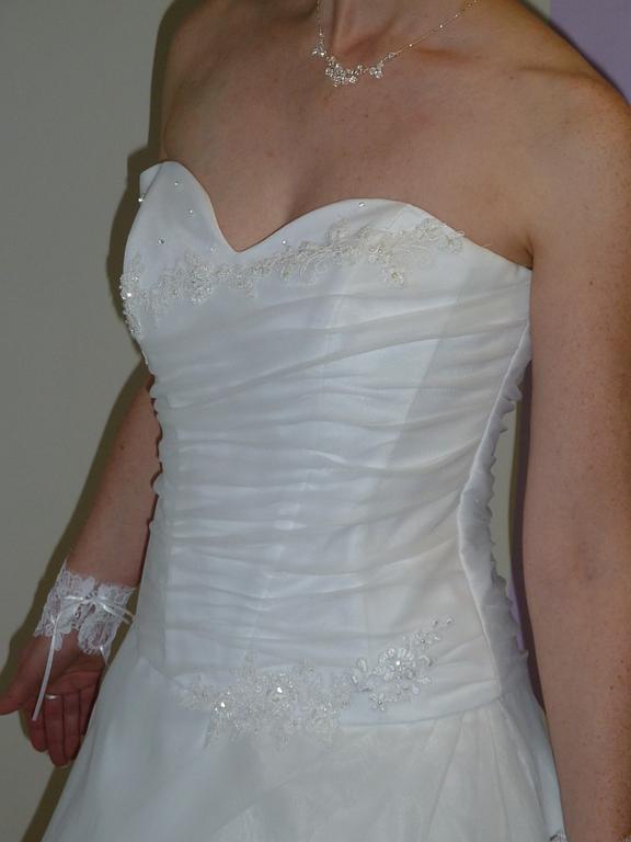 Bustier drapé  perlé robe mariée Le Mêle-sur-Sarthe