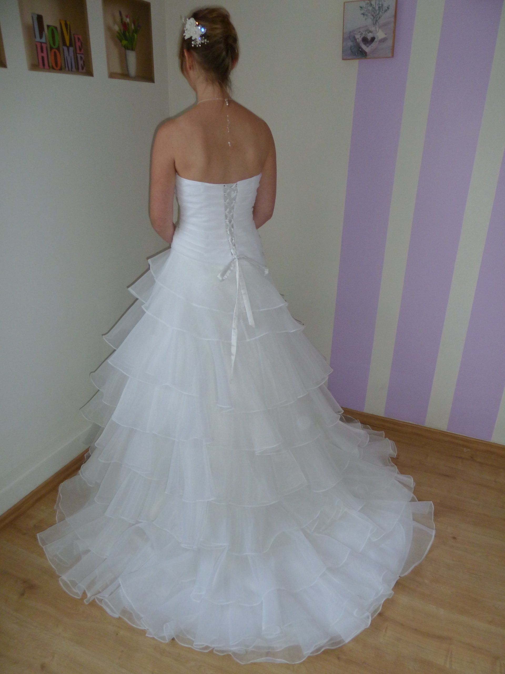 Robe avec laçage dans le dos