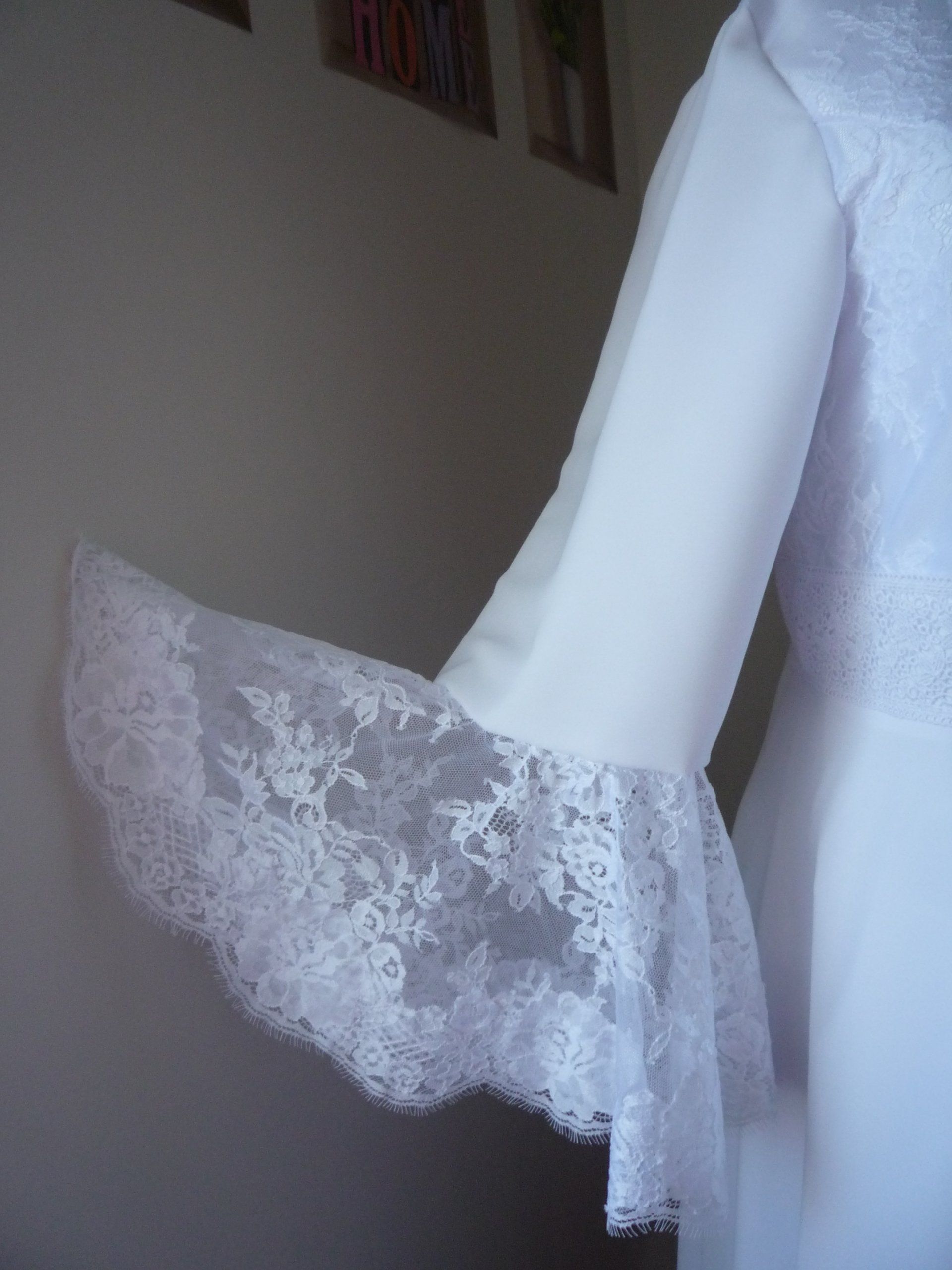 Manche à volants dentelle Normandie