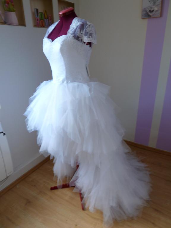 Robe de mariée mi traine en dentelle Evreux