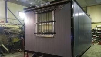 Kuljetus Pakkala Ky myy parakkeja