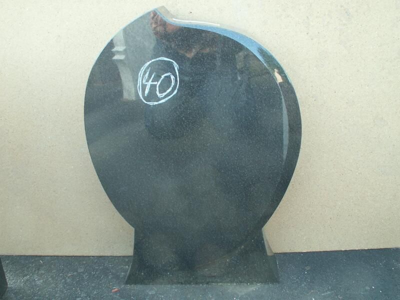 Ein Grabstein mit der Zahl 40 darauf