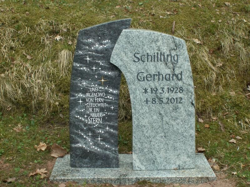 Auf einem Friedhof steht ein Grabstein für einen Mann namens Gerhard Schilling.