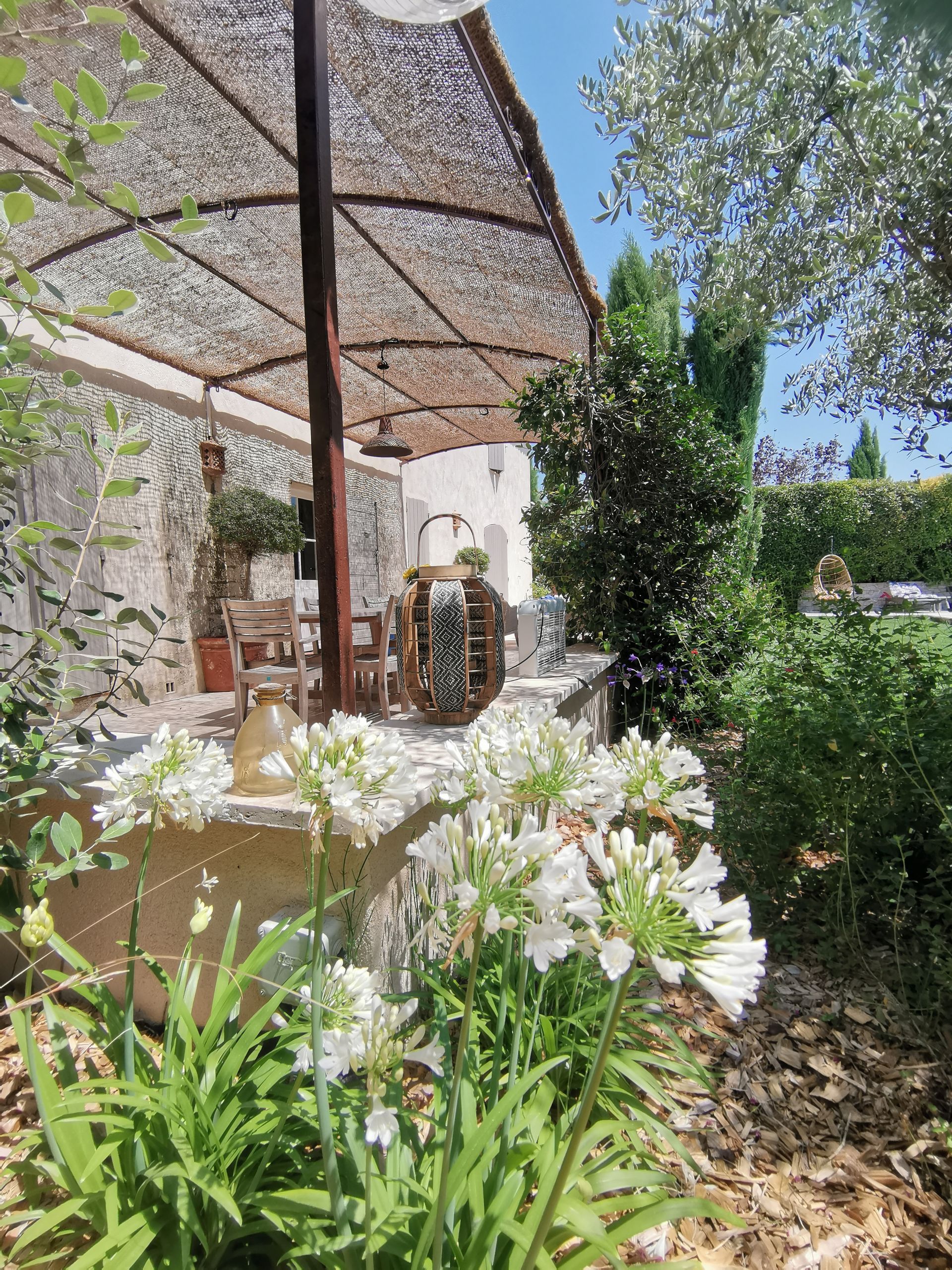 Pergola, terrasse et jardin à Aix-en-Provence
