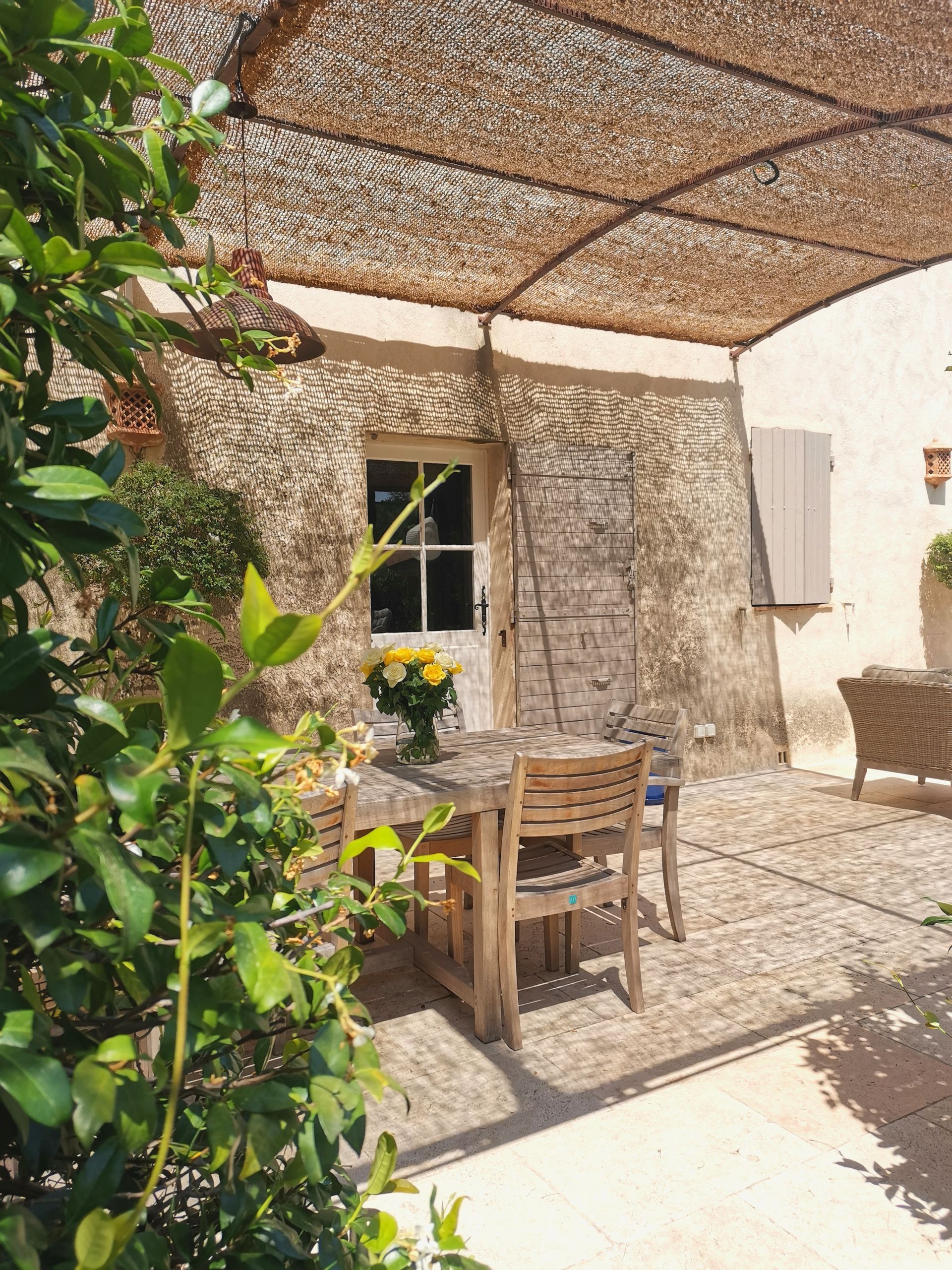 Mobiliers de jardin sur terrasse à Aix-en-Provence