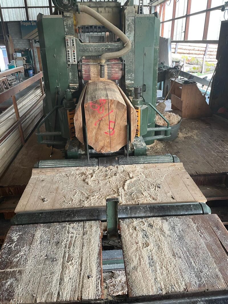 Holz wird verarbeitet, Foto der Nobs Sägerei AG