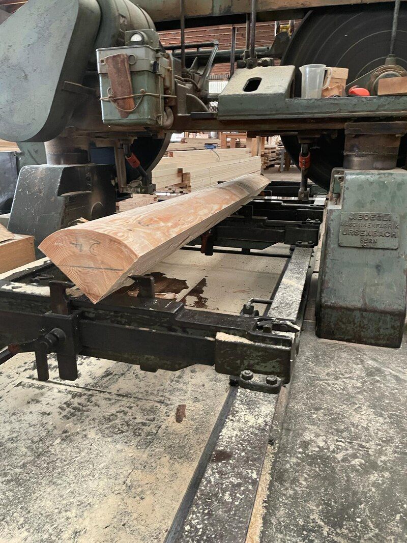 Holz wird verarbeitet, Foto der Nobs Sägerei AG