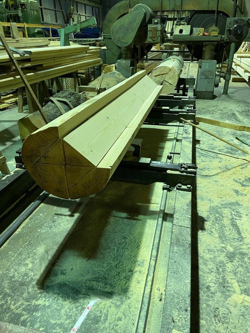 Holz wird verarbeitet, Foto der Nobs Sägerei AG