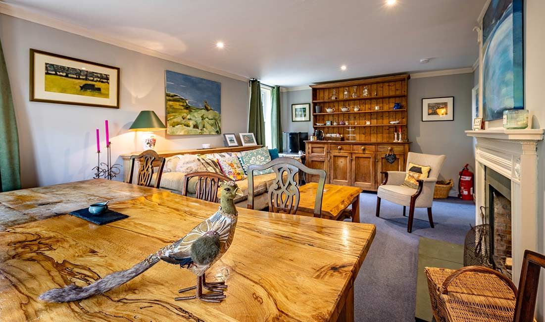 Hawks Nest Bed & Breakfast dining table