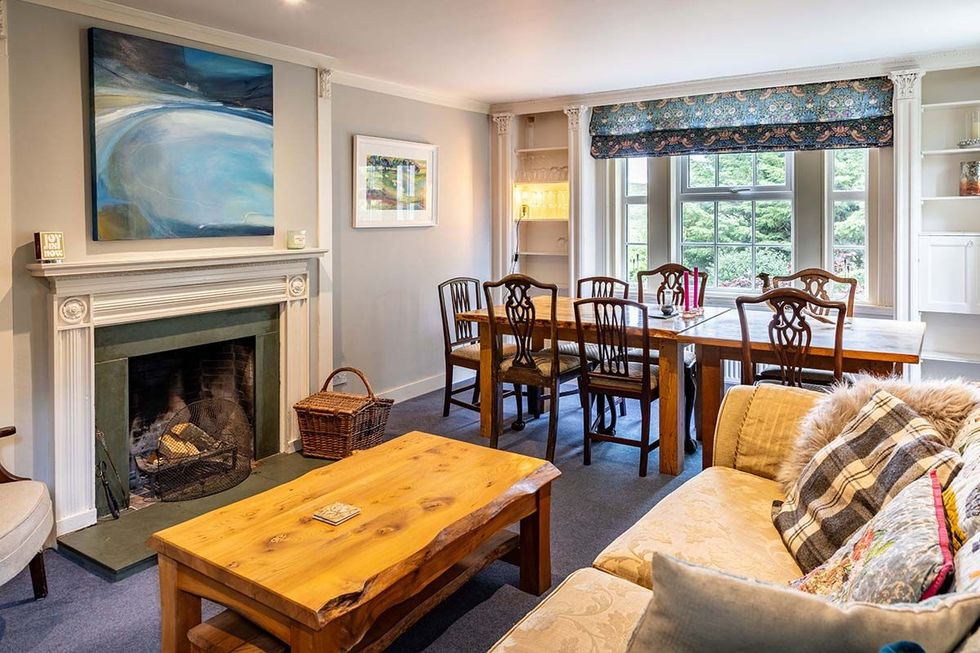 Hawks Nest Bed & Breakfast living and dining room