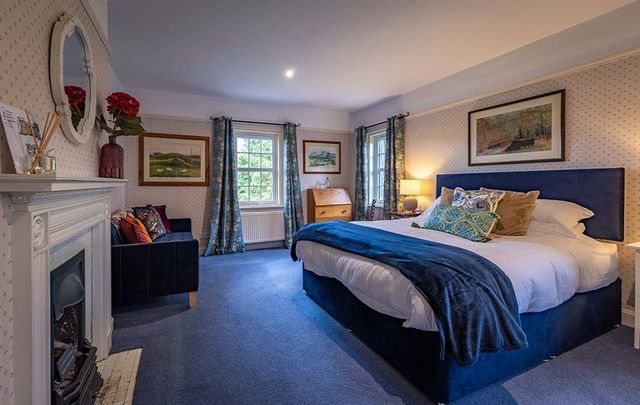 Hawks Nest Bed & Breakfast super king bedroom