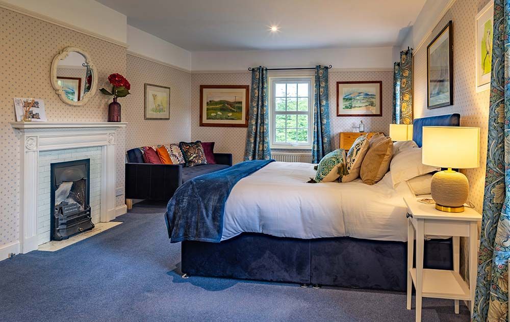Hawks Nest Bed & Breakfast superking bedroom