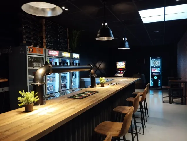 Bar moderne à l'ambiance tamisée
