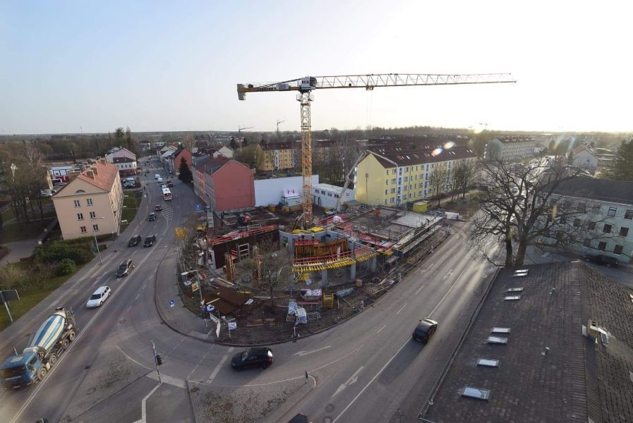 NILA Bauunternehmen GmbH Baukran