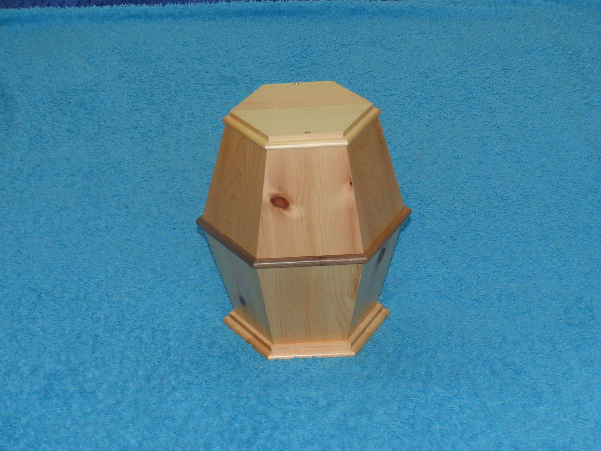 Holzurne - ABAS Bestattungen