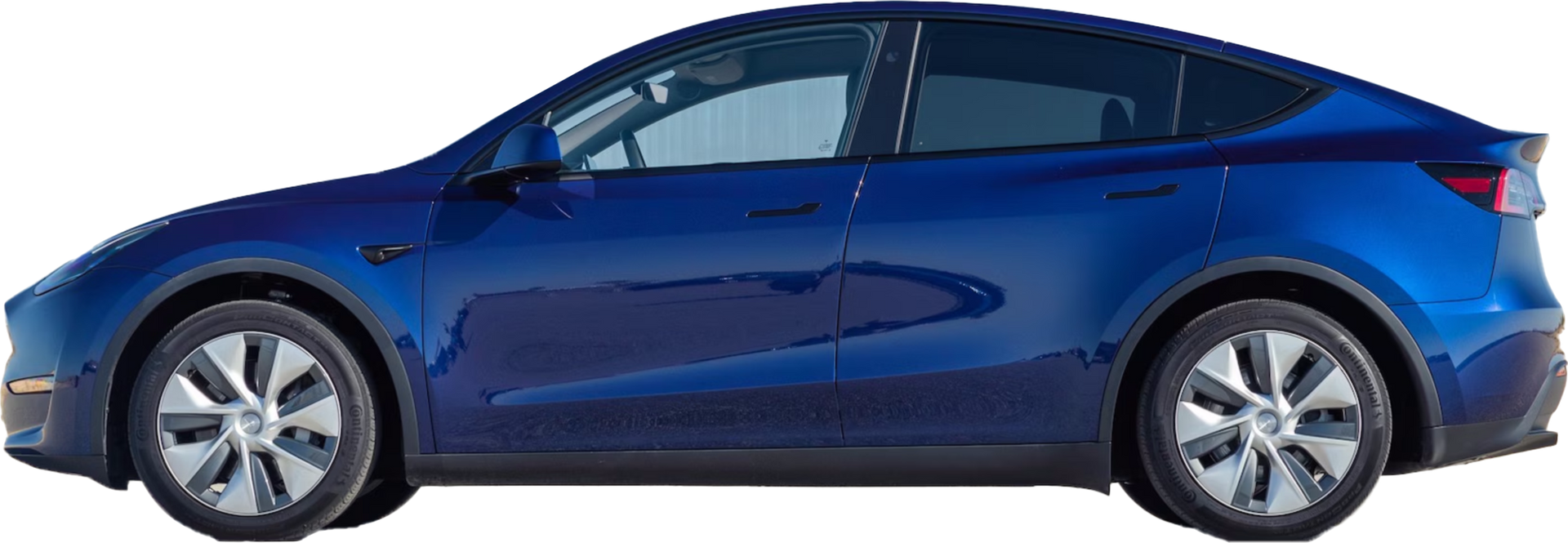 Blaue Limousine in Seitenansicht vor weissem Hintergrund