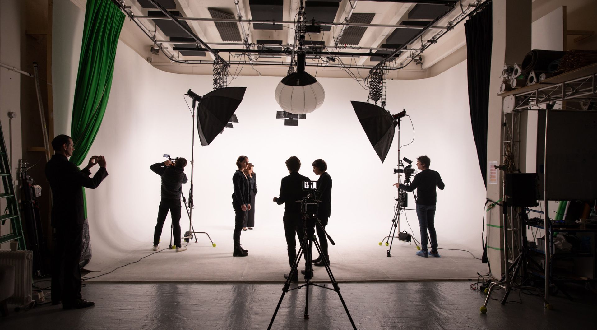 vers la page Locations studios