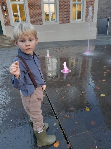 Kinder modeln für Kinderbekleidung