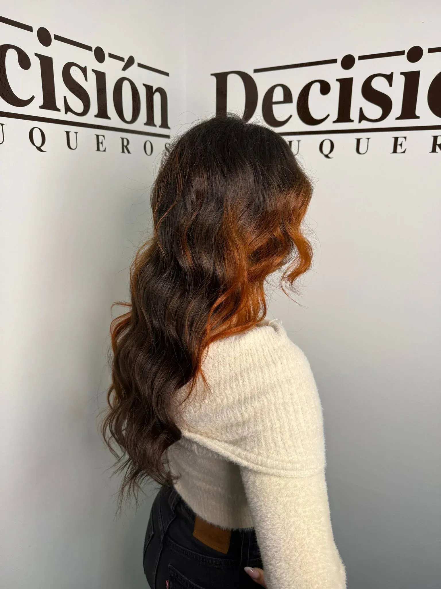 foto corte de pelo peluquería mujer