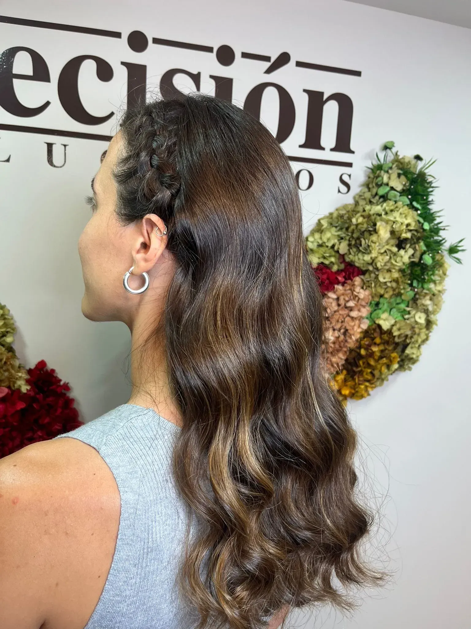 foto corte de pelo peluquería mujer