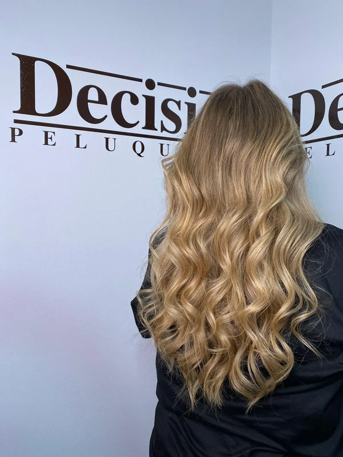 foto corte de pelo peluquería mujer