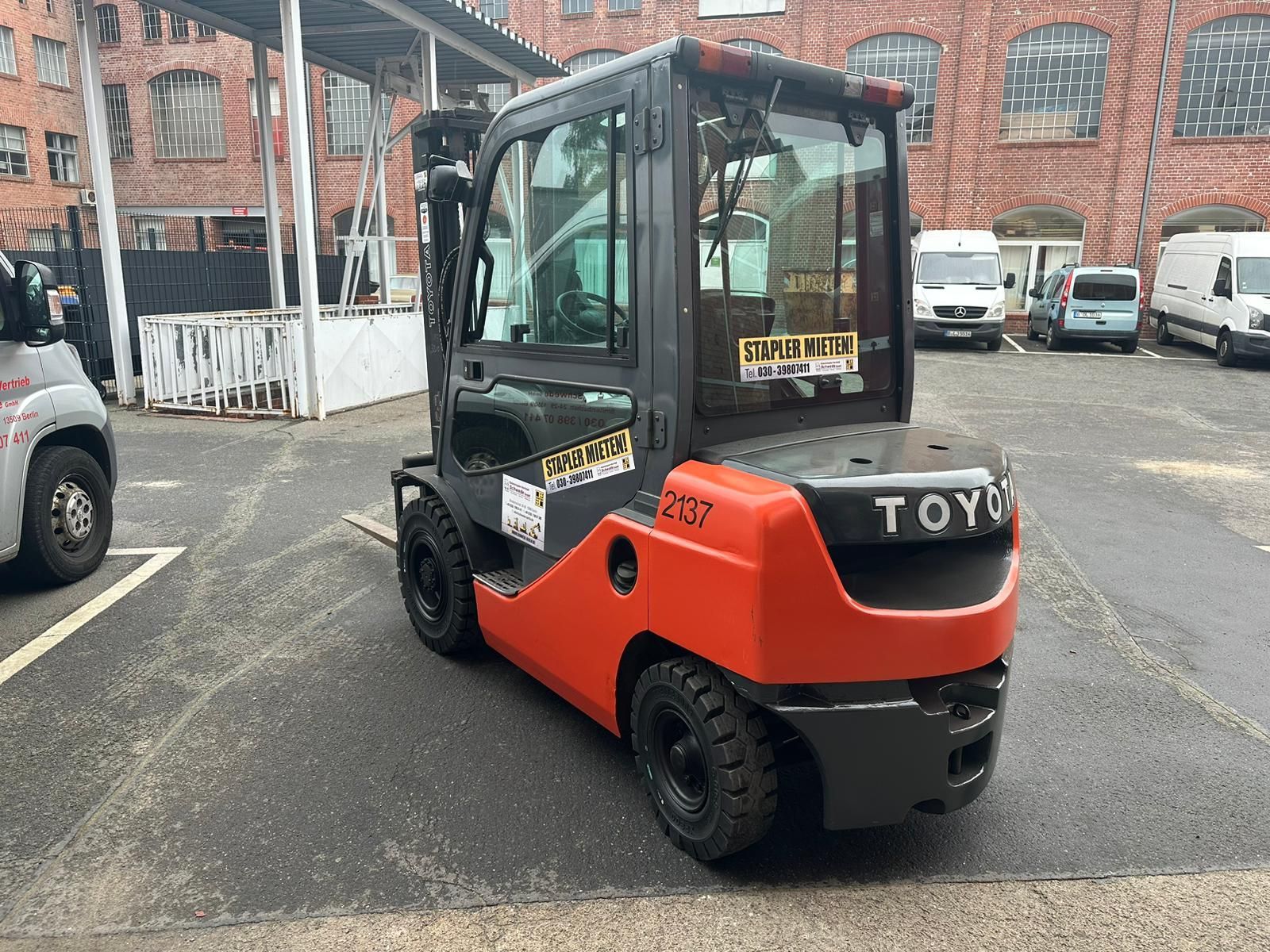 Gabelstapler-Vertrieb Schwede GmbH-Berlin-002