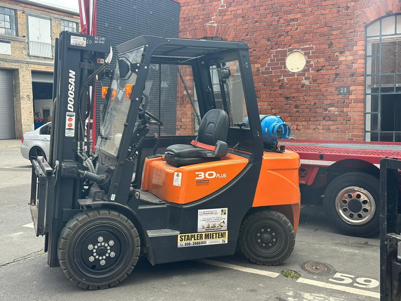 Gabelstapler-Vertrieb Schwede GmbH-Berlin-001