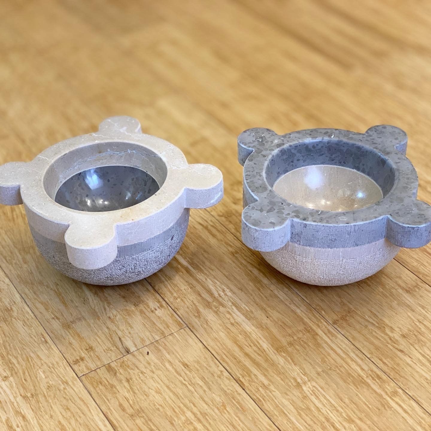 Deux mortiers de cuisine