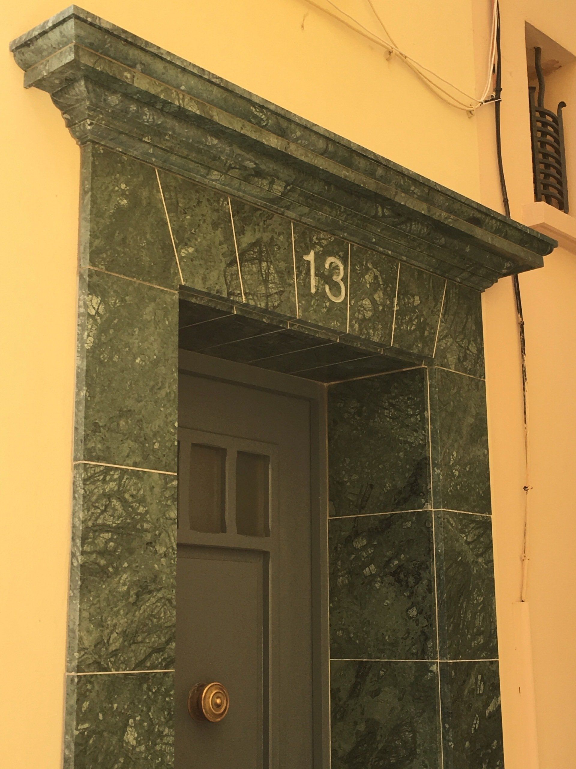 Encadrement de porte en marbre