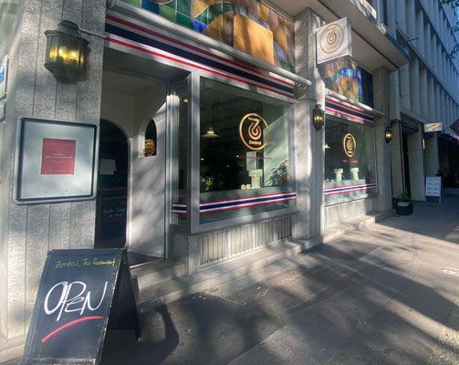 Zentral Thai Restaurant & Takeaway, Rujiwan Tangsiri Außenansicht