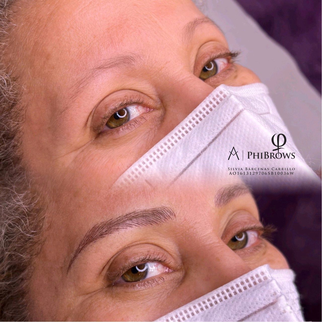 Fotos antes y después de cejas con microblading.