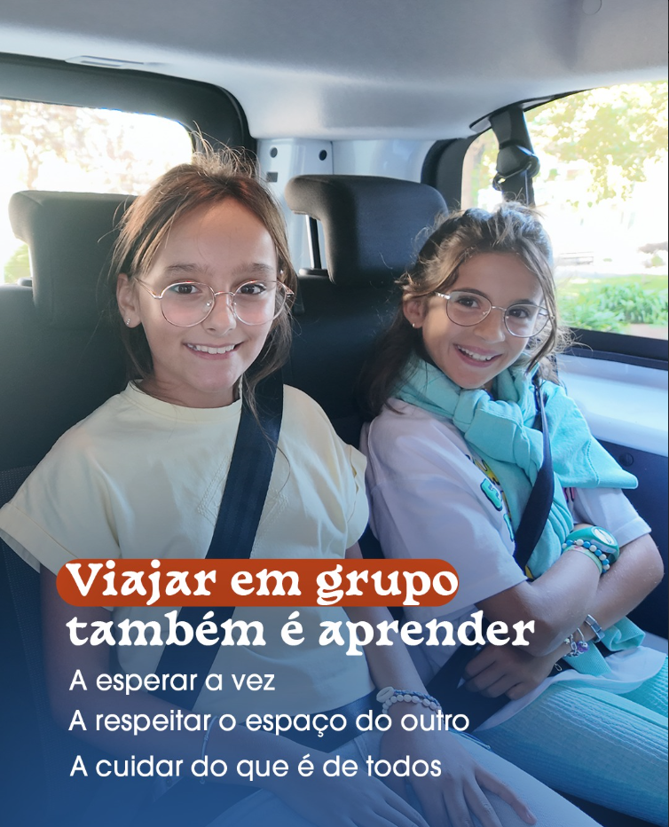Duas garotas sorrindo dentro de um carro. O texto diz: 