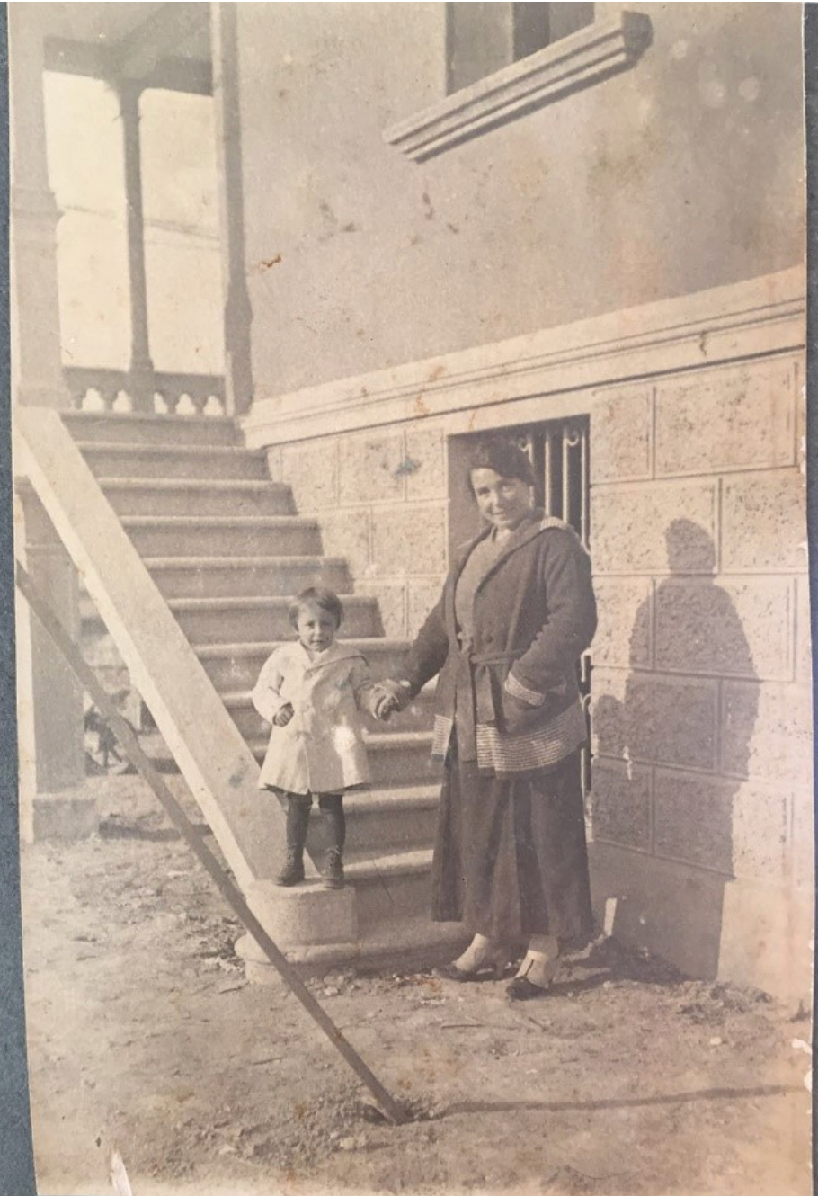 Villa under construction in 1923