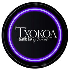 Un logo para un restaurante llamado txokoa gastro bar por marcelo